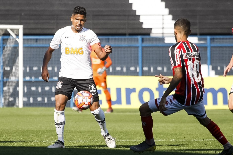 Rael no jogo contra o Botafogo, pelo Paulista Sub-20