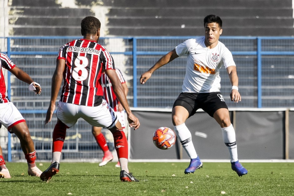 Sandoval no jogo contra o Botafogo, pelo Campeonato Paulista Sub-20