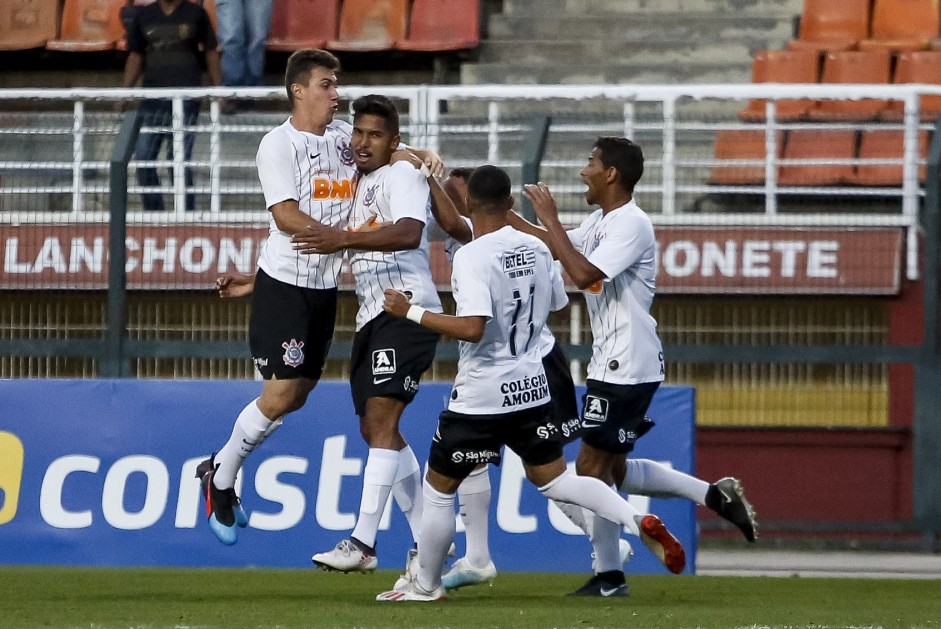 Na ltima rodada, Corinthians bateu o Vasco no Pacaembu