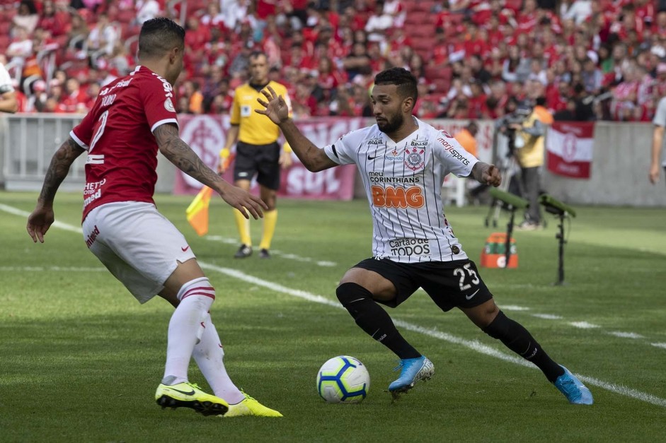Clayson no jogo contra o Internacional, pelo Brasileirão