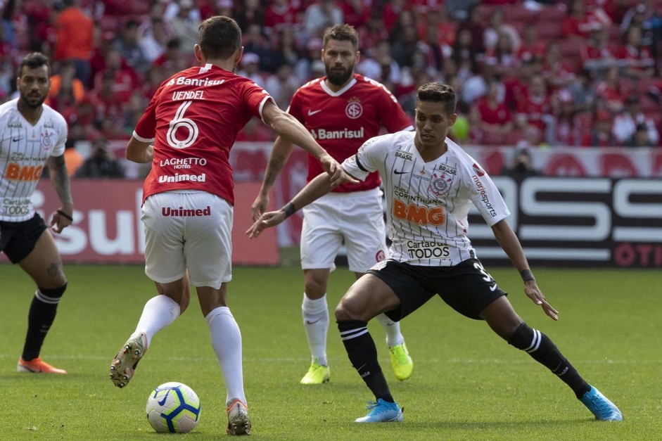 Pedrinho no jogo contra o Internacional, pelo Brasileirão