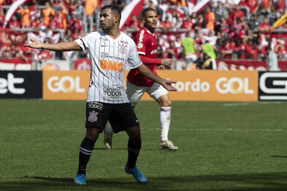 Sornoza no jogo contra o Internacional, pelo Brasileirão