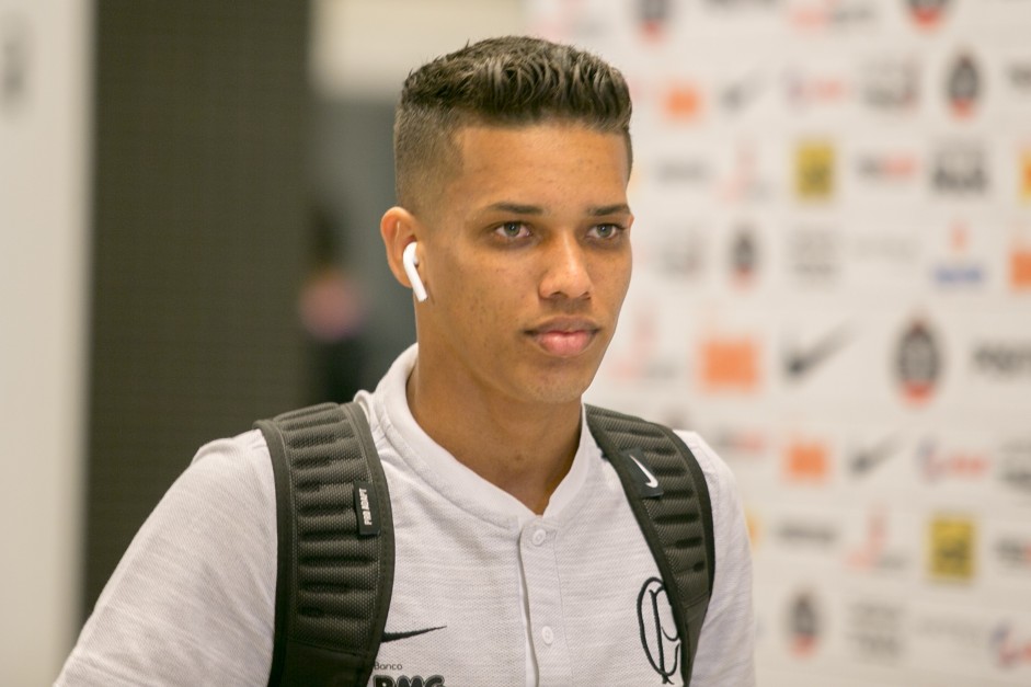 Pedrinho durante chegada do Corinthians na Arena Pedrinho durante chegada do Corinthians na Arena