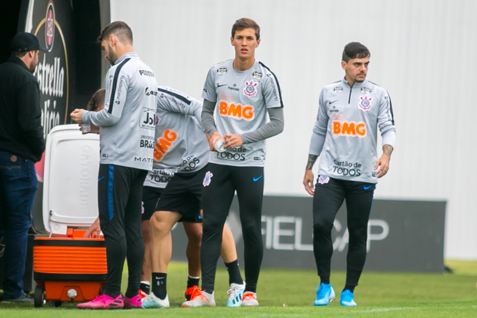 Boselli, Vital e Fagner no treino do Corinthians desta tera-feira no CT Joaquim Grava
