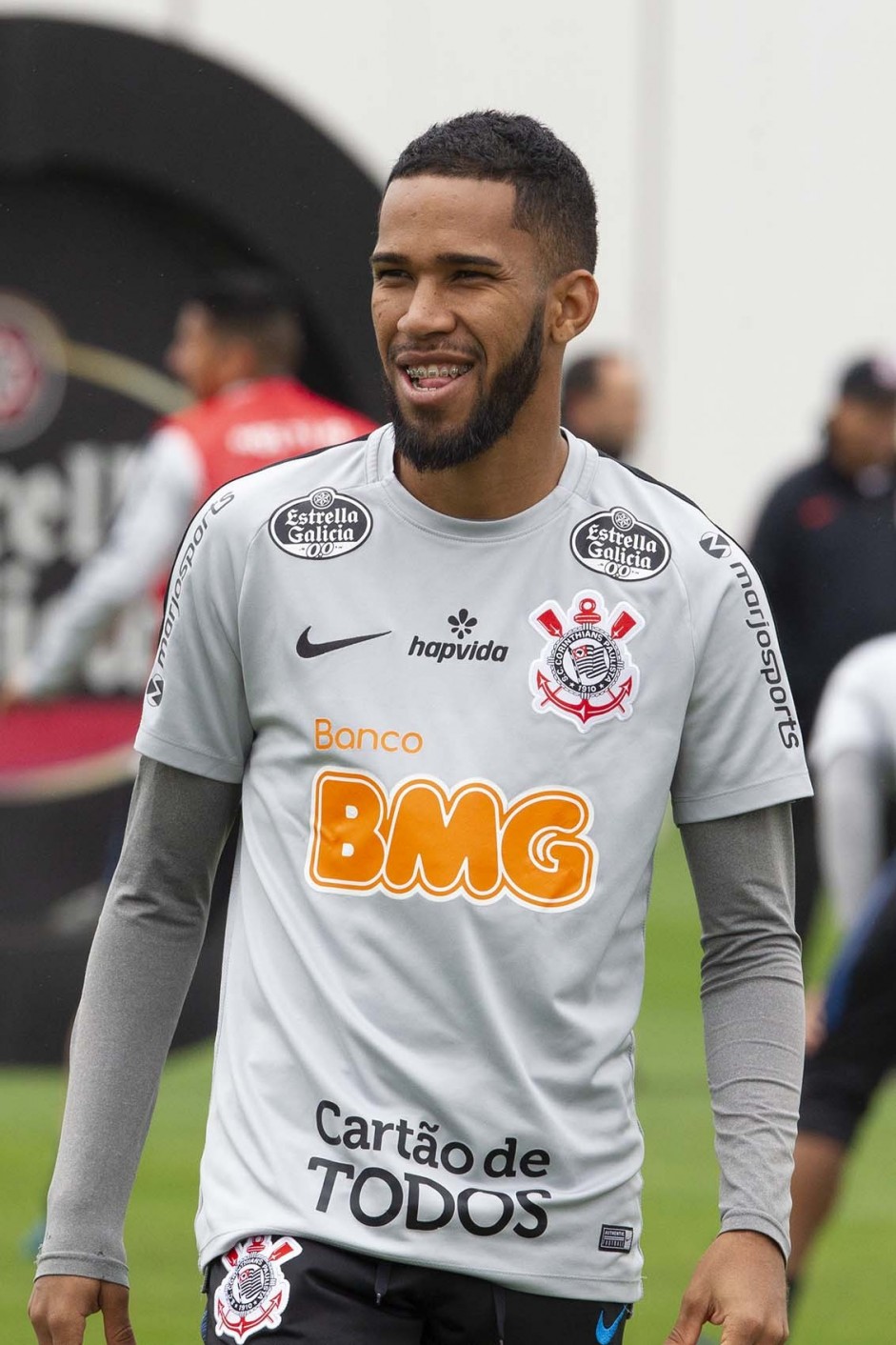Everaldo no segundo treino preparatrio para o jogo contra o Fluminense
