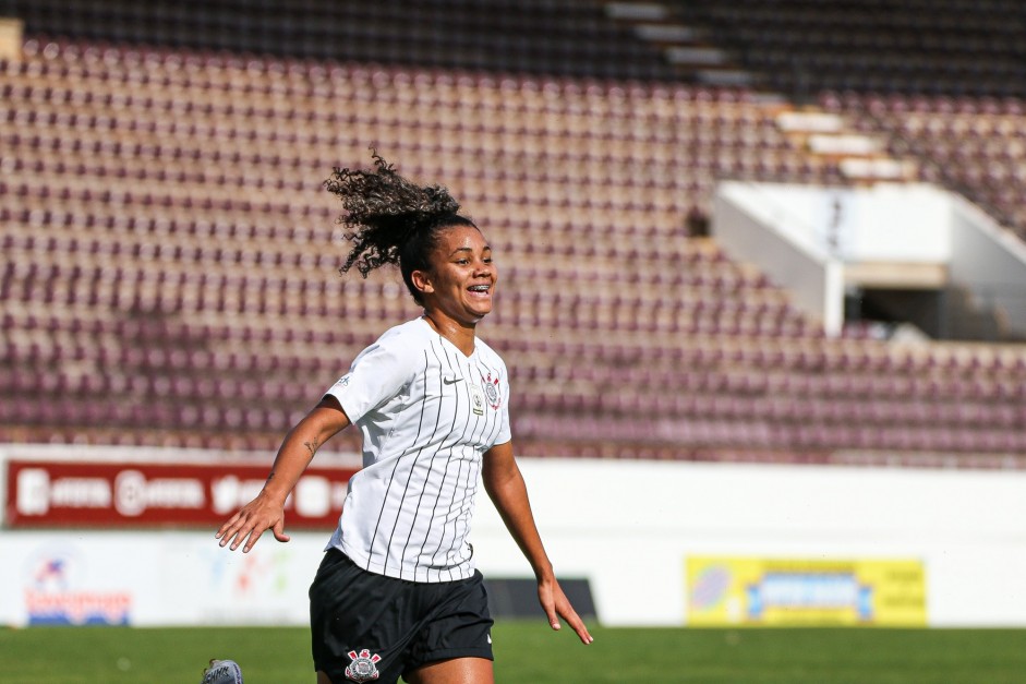 Grazi durante jogo contra a Ferroviria, pelo Campeonato Paulista Feminino 2019