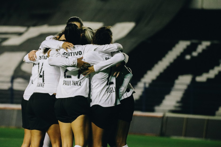 Garotas do Corinthians durante jogo contra o So Jos, pelo Brasileiro Feminino