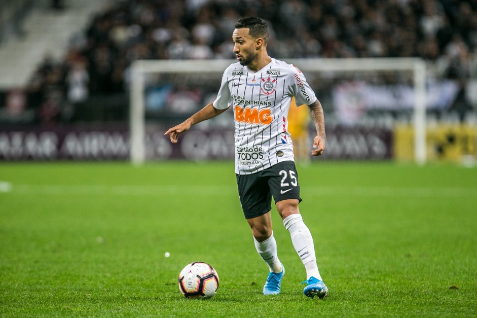 Atacante Clayson deixou o Corinthians em 2020