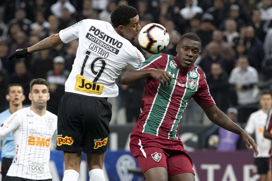 Gustavo durante partida contra o Fluminense, na Arena Corinthians, pela Sul-Americana