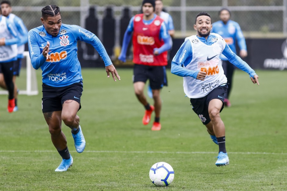 Urso e Clayson durante último treino antes do jogo contra o Avaí, pelo Brasileirão