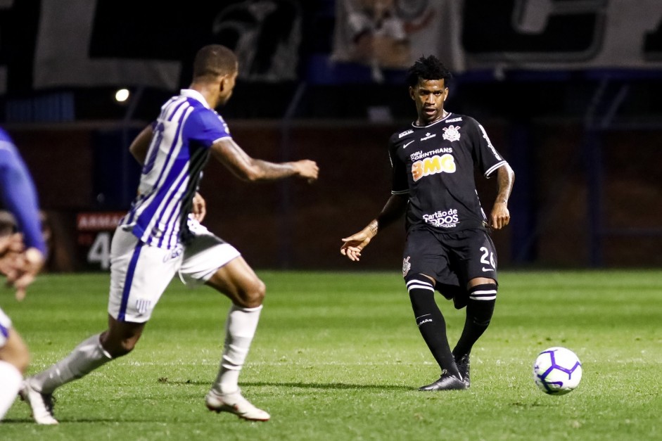 Corinthians fica no empate contra o Avaí