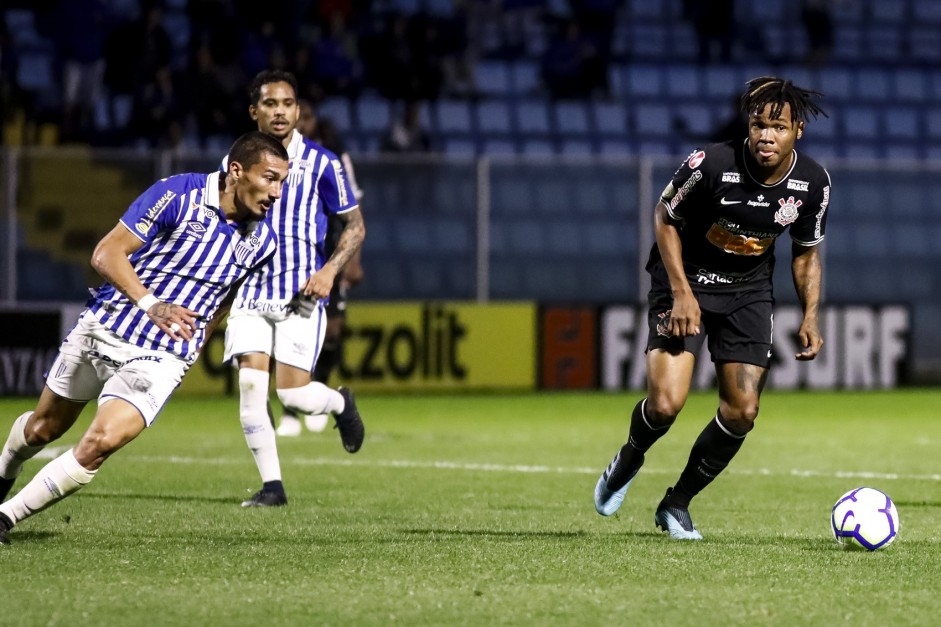 Matheus Jesus no duelo contra o Avaí, pelo Brasileirão, na Ressacada