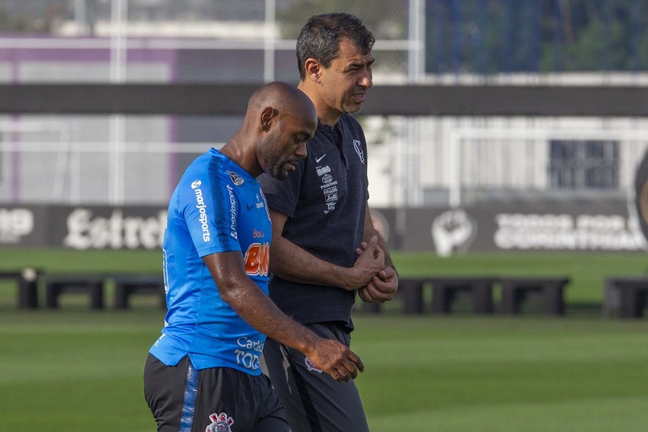 Love e Carille durante primeiro treino preparatório para jogo contra o Fluminense