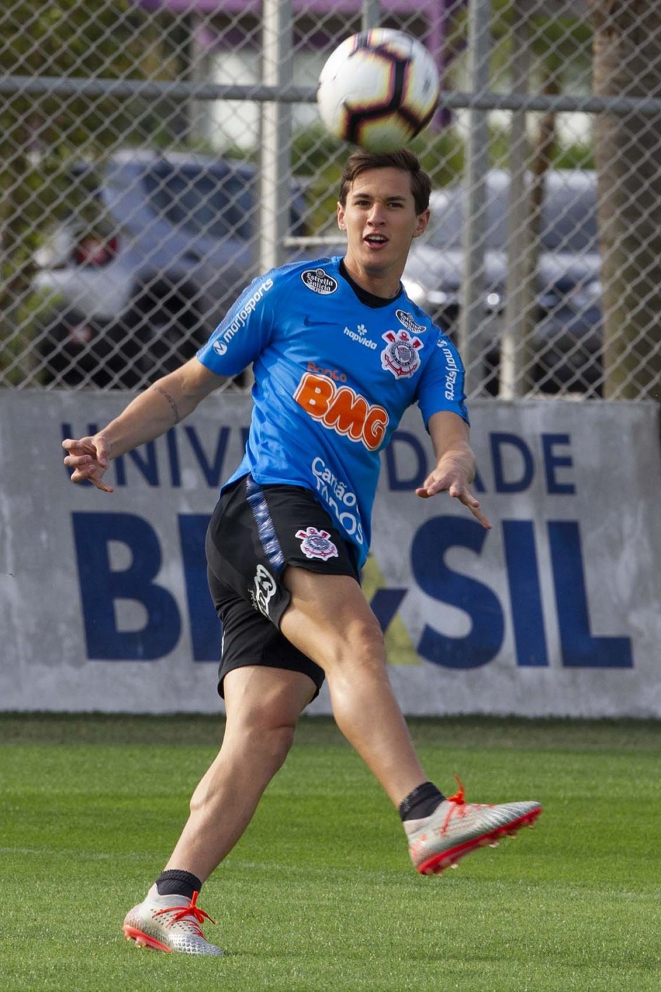 Mateus Vital durante primeiro treino preparatrio para jogo contra o Fluminense, pela Sul-Americana