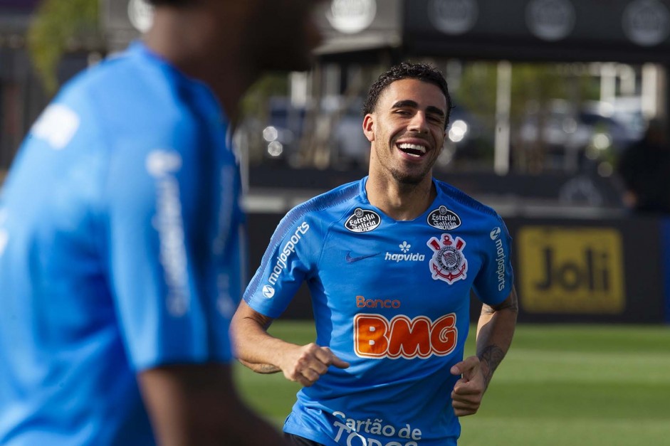 Meia Gabriel finaliza preparao para jogo contra o Fluminense, pela Sul-Americana