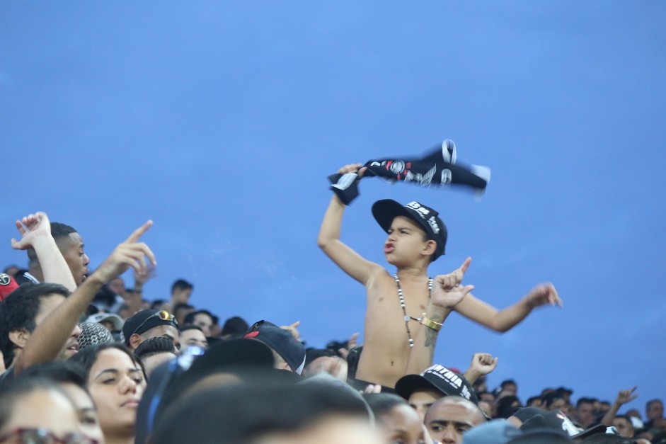 Muitas crianas vo aos jogos do Corinthians