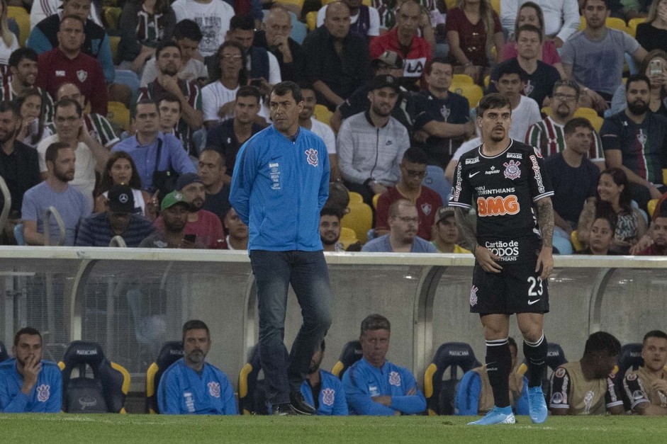 Carille e Fagner durante duelo contra o Fluminense, pela Sul-Americana, no Maracanã Carille e Fagner durante duelo contra o Fluminense, pela Sul-Americana, no Maracanã