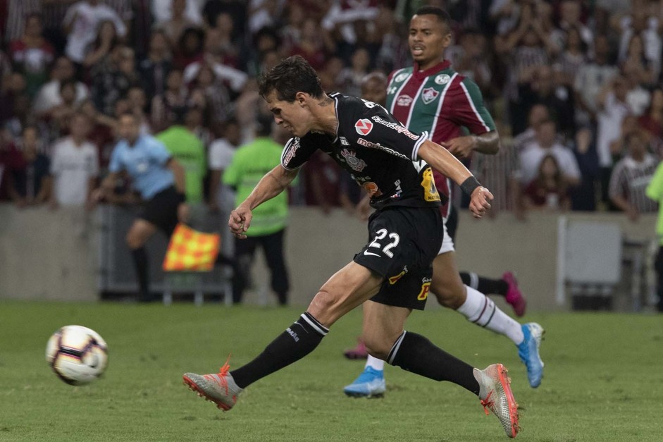 Mateus Vital durante duelo contra o Fluminense, pela Sul-Americana, no Maracan