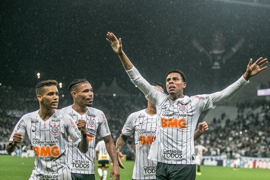 Gustavo deve voltar  equipe titular do Corinthians no jogo desta quarta-feira