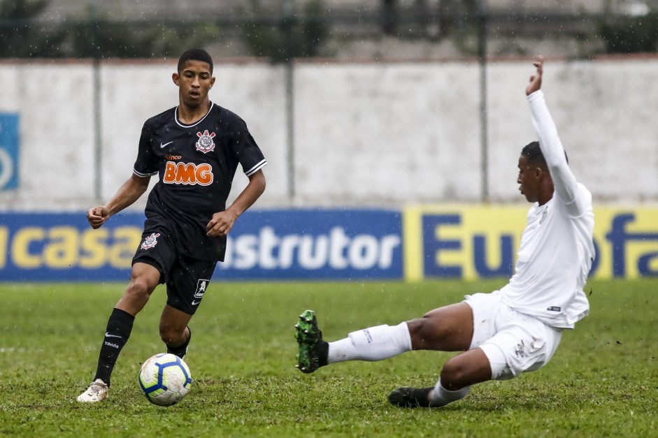 Igor no jogo contra o Santos pelo Brasileiro Sub-20