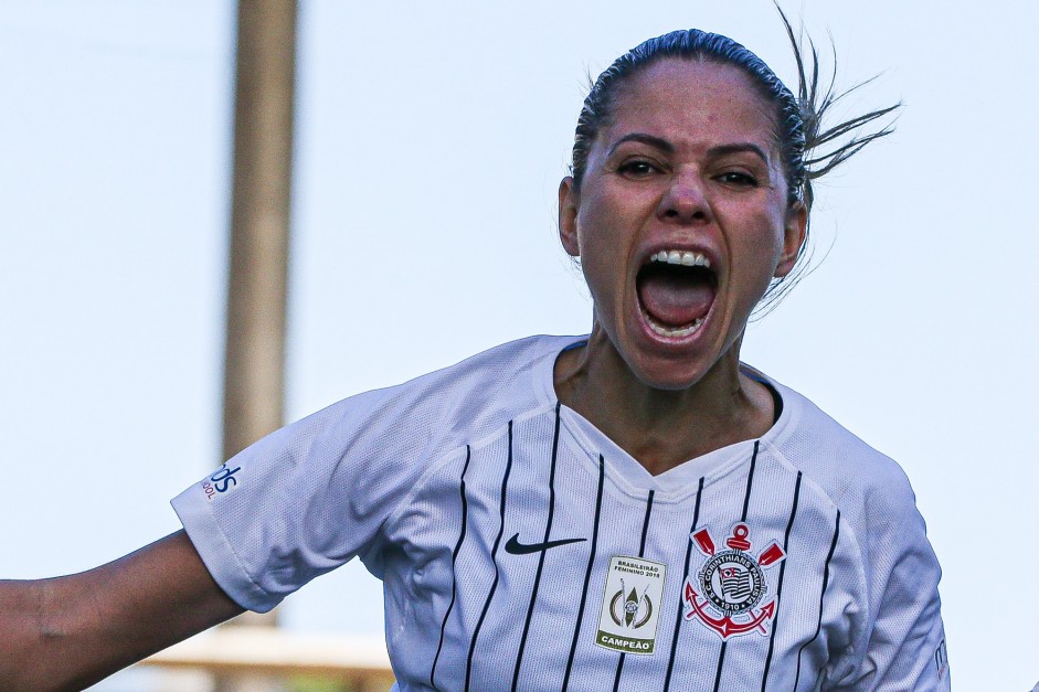 Erika feliz com seu gol contra o Flamengo, pelo Brasileiro Feminino