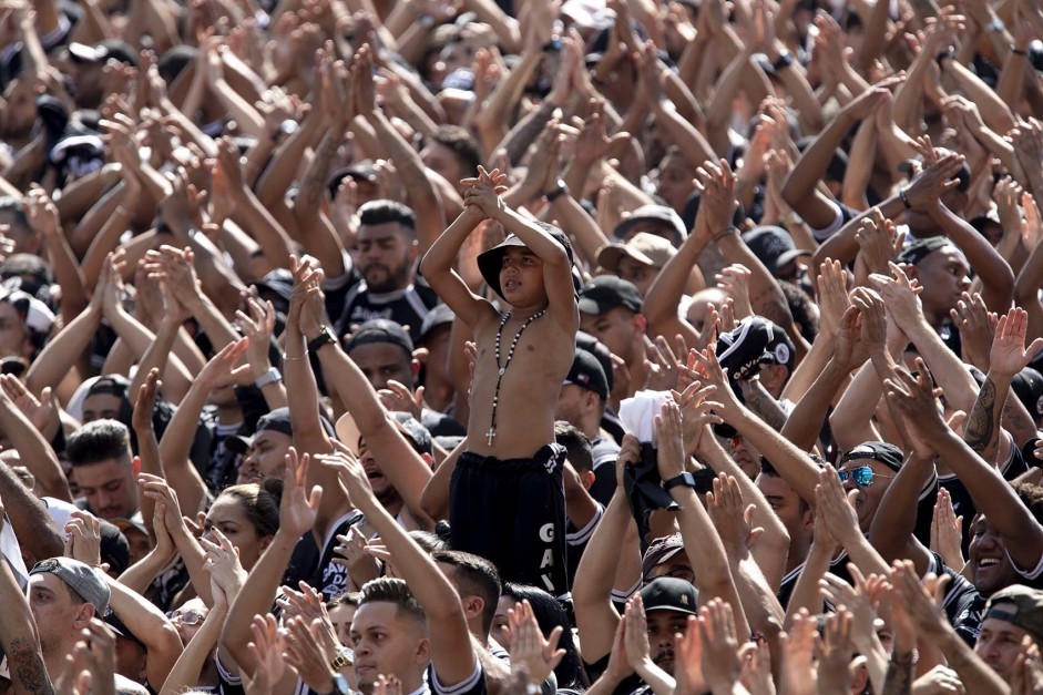 Torcida durante jogo contra o Ceará, pelo Brasileirão, na Arena Corinthians