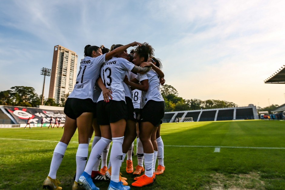 4 a 0 fechou a goleada do Corinthians sobre o Juventus, pelo Paulista Feminino