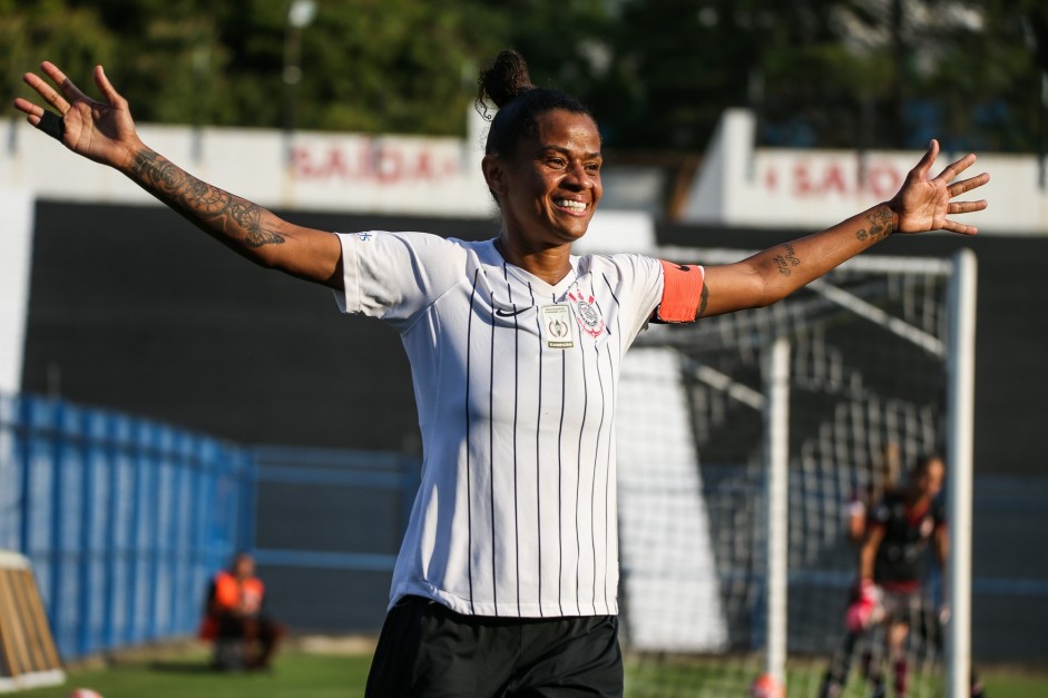 Grazi comemorando gol contra o Juventus, pelo Paulista Feminino 2019