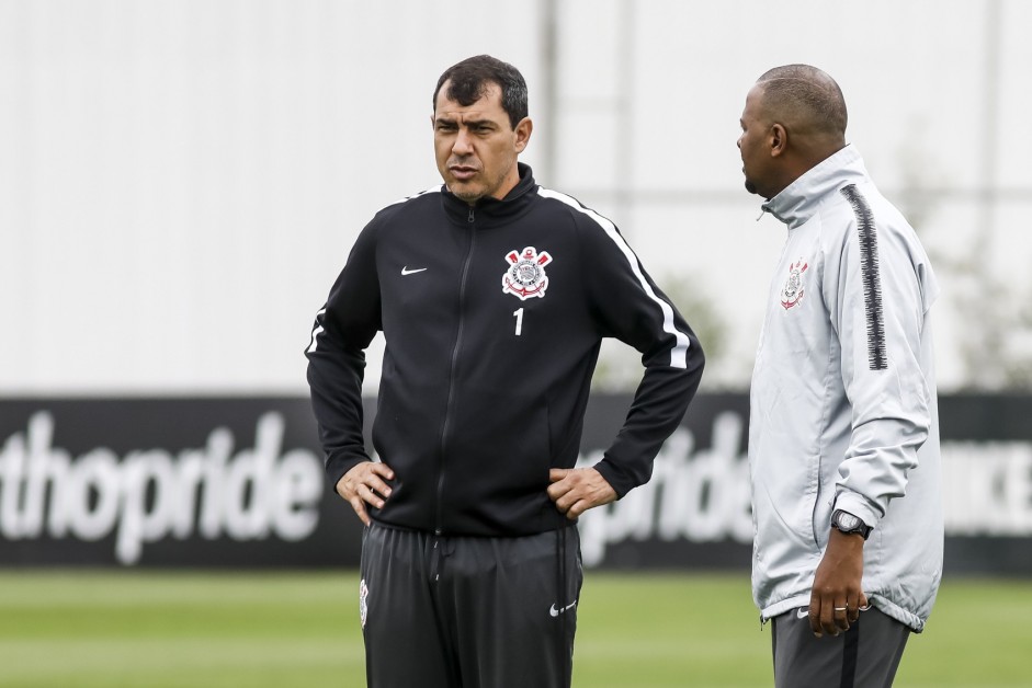 Fbio Carille no pensa em mudar a postura do Corinthians para o duelo com o Bahia