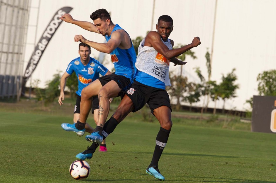 Avelar e Marllon voltam aos treinos nesta segunda-feira para enfrentar o Del Valle