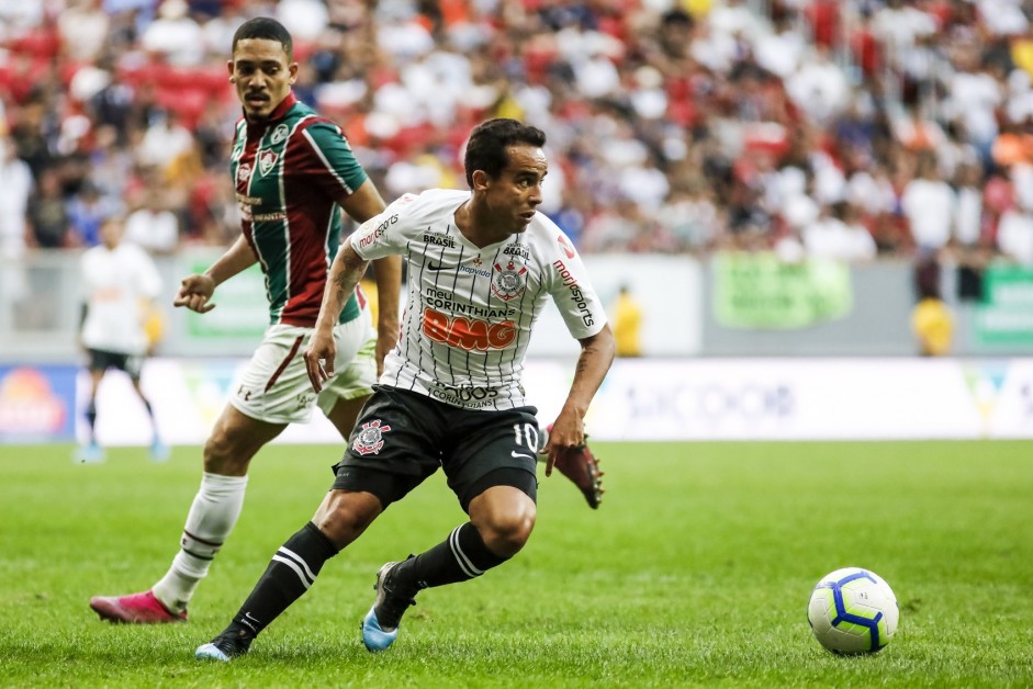 Jadson no jogo contra o Fluminense, pelo Brasileiro, no Man Garrincha