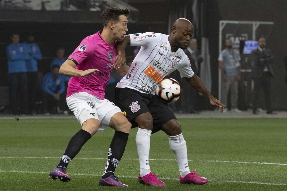 Love no duelo contra o Del Valle, na Arena Corinthians, pela Copa Sul-Americana