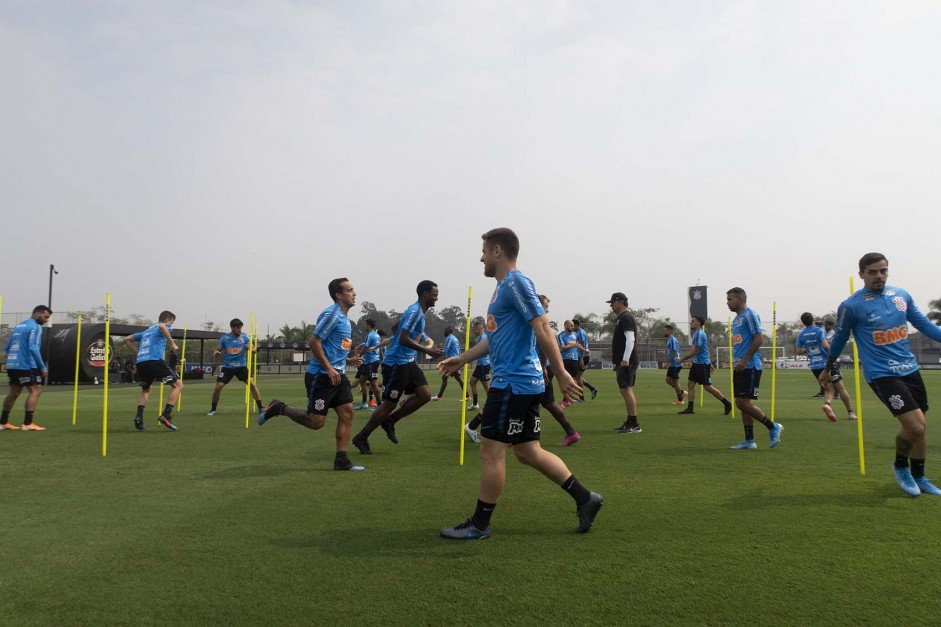 Jogadores do Corinthians no último treino antes do jogo ...