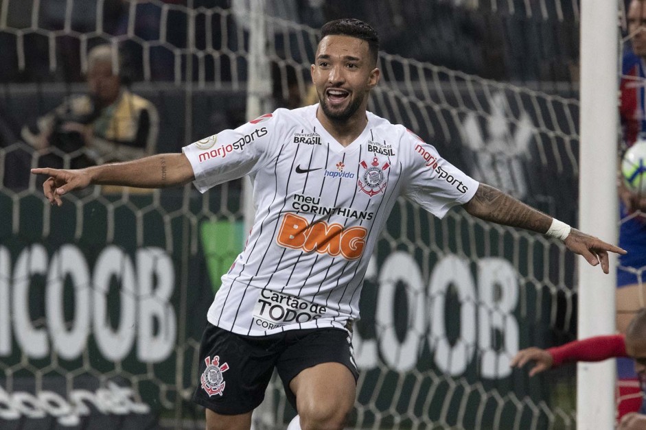 Clayson marcou o segundo gol do Corinthians contra o Bahia, na Arena, pelo Brasileiro