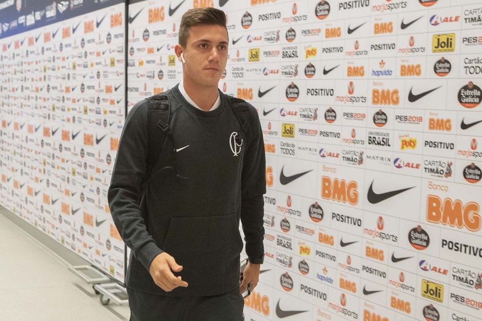 Piton volta ao time titular do Corinthians; Fábio Santos não pode jogar na Copa do Brasil Piton volta ao time titular do Corinthians; Fábio Santos não pode jogar na Copa do Brasil