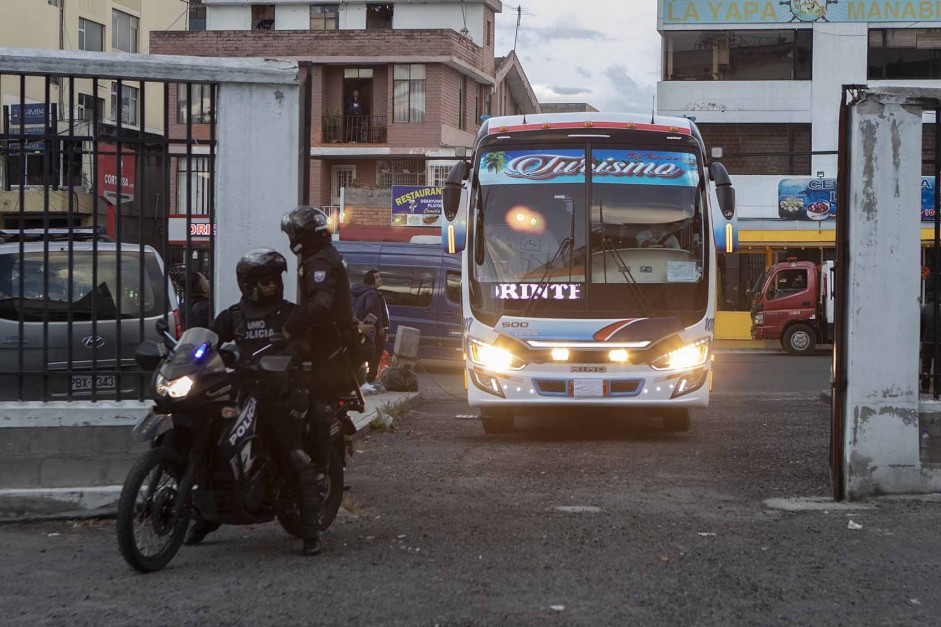 Chegada do Corinthians antes do jogo contra o Del Valle ...