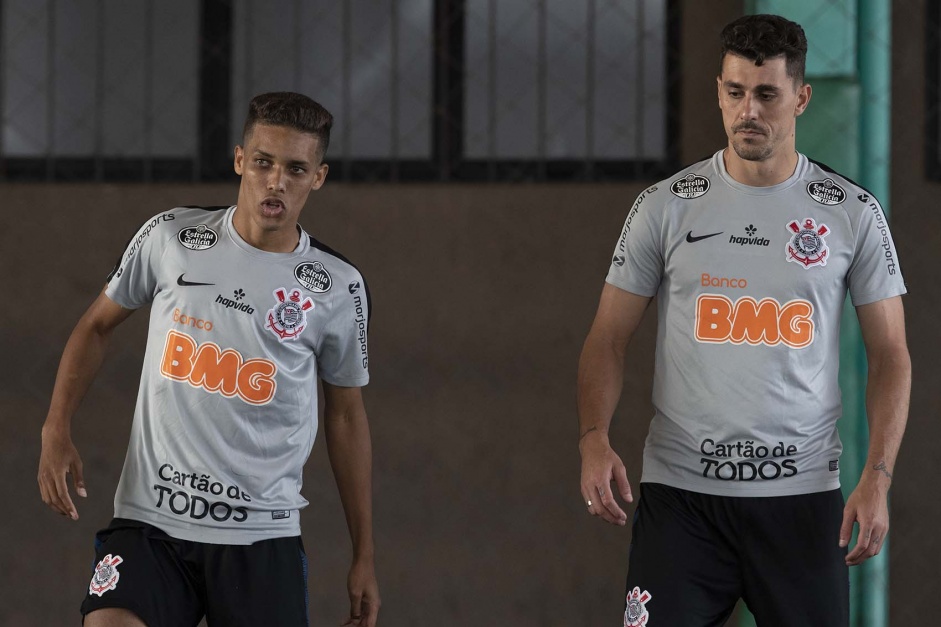 Dupla pode desfalcar o Corinthians diante do Atltico Mineiro