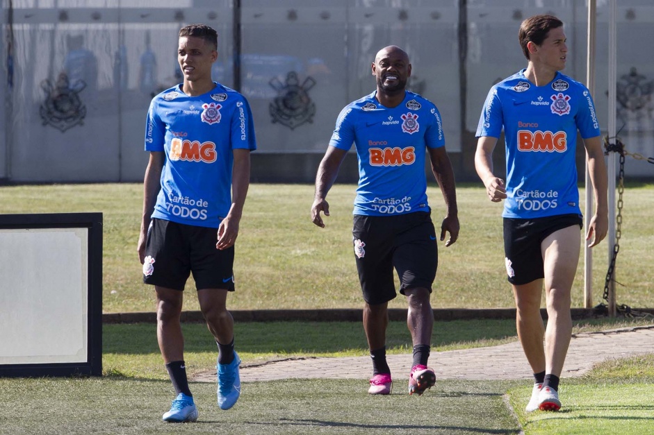 Pedrinho, Love e Vital no ltimo treino antes do jogo contar a Chapecoense, pelo Brasileiro