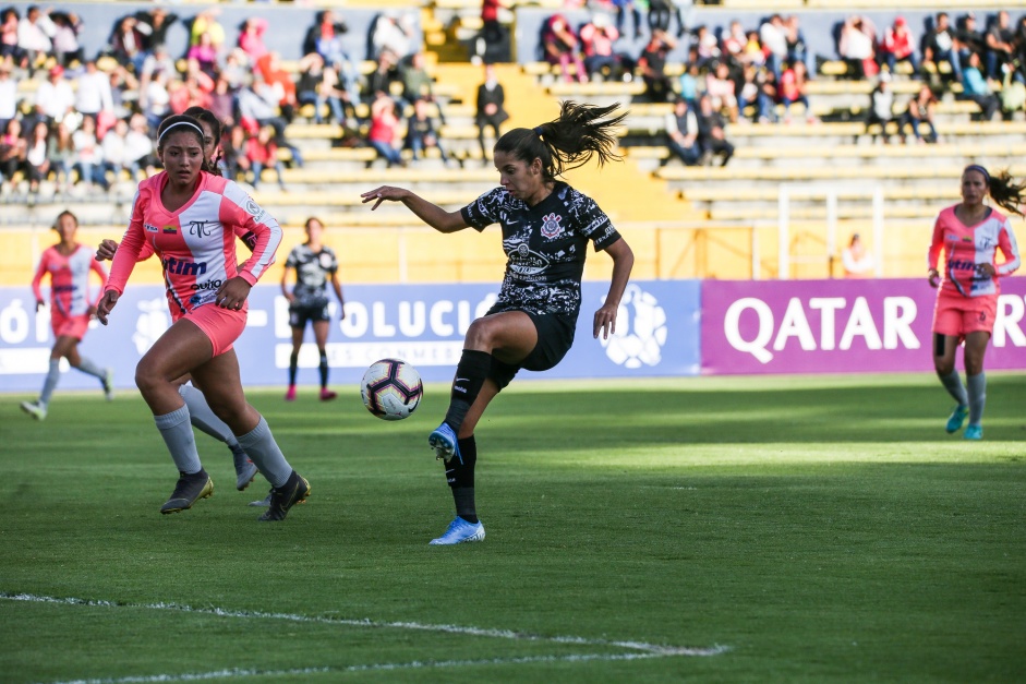 Millene durante vitria do Corinthians pela Libertadores Feminina 2019