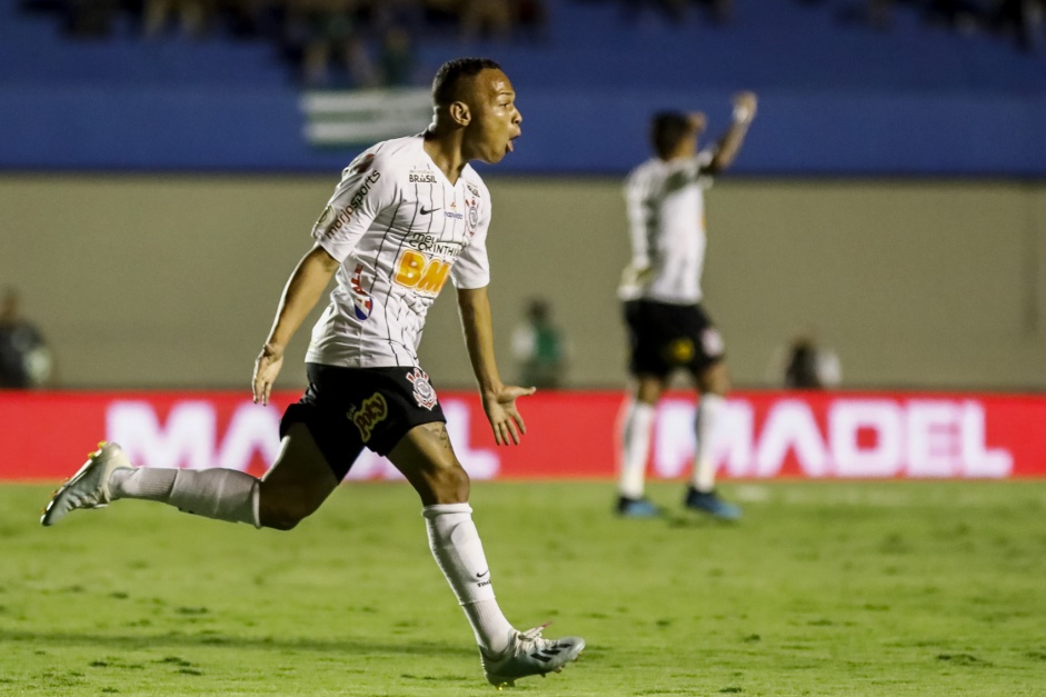 Janderson comemorando seu primeiro gol como profissional do Corinthians