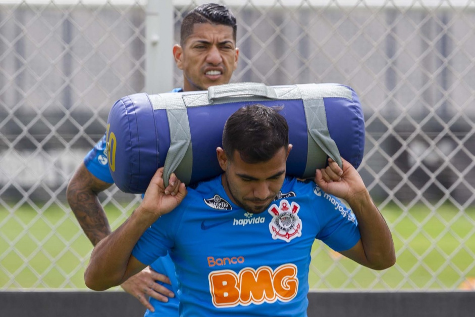 Sornoza em treinamento do Corinthians no CT Joaquim Grava