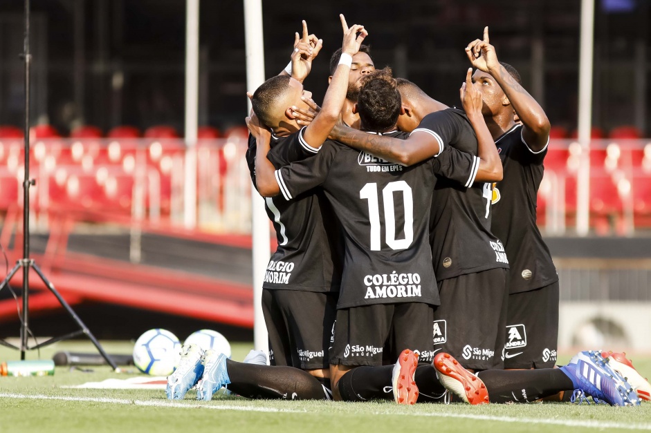 Corinthians foi eliminado pelo Flamengo no Brasileiro Sub-20, mas ainda entra em campo na temporada