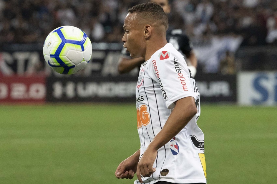 Janderson durante jogo contra o Santos, na Arena Corinthians, pelo Brasileiro