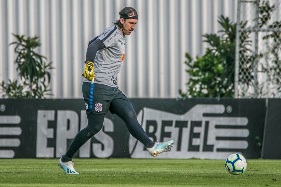 Goleiro Cássio no treinamento desta quarta-feira no CT Joaquim Grava