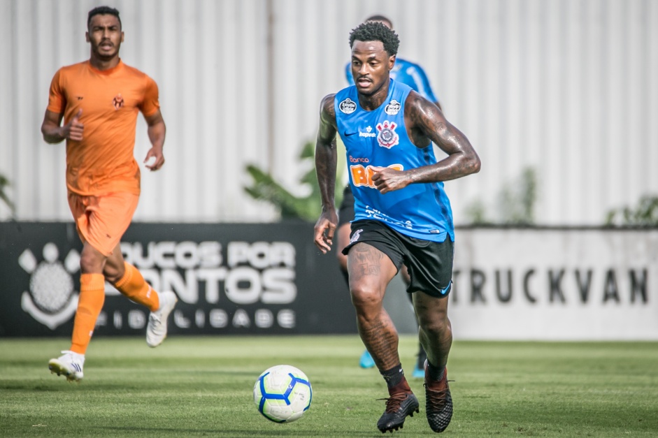 Renê no treinamento desta quarta-feira no CT Joaquim Grava