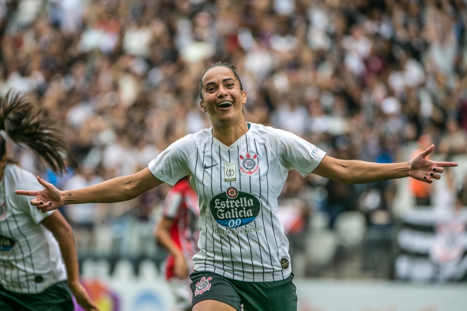 Defensora Juliete feliz com o ttulo do Campeonato Paulista  invicto