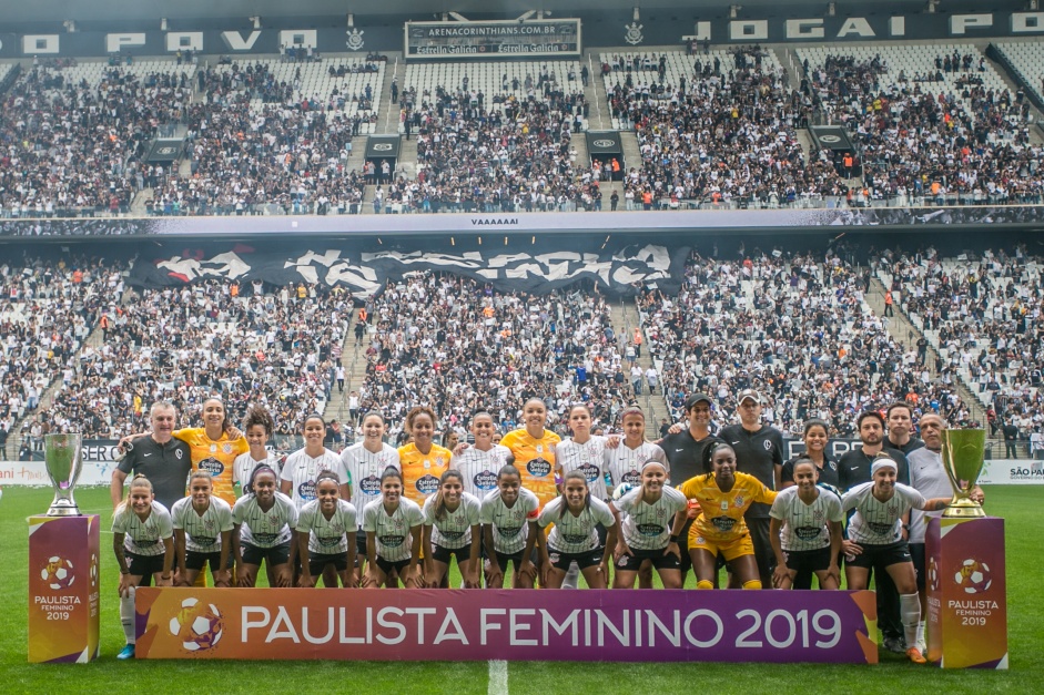 Foto oficial do Corinthians Feminino durante final do Paulista 2019