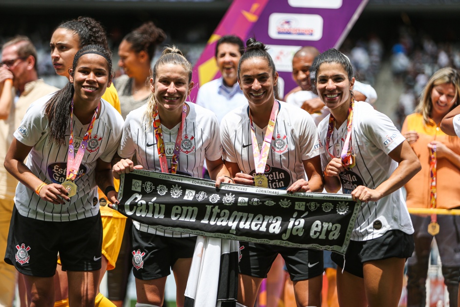 Elenco do Timo durante comemoraes do ttulo do Campeonato Paulista, pelo Corinthians Feminino