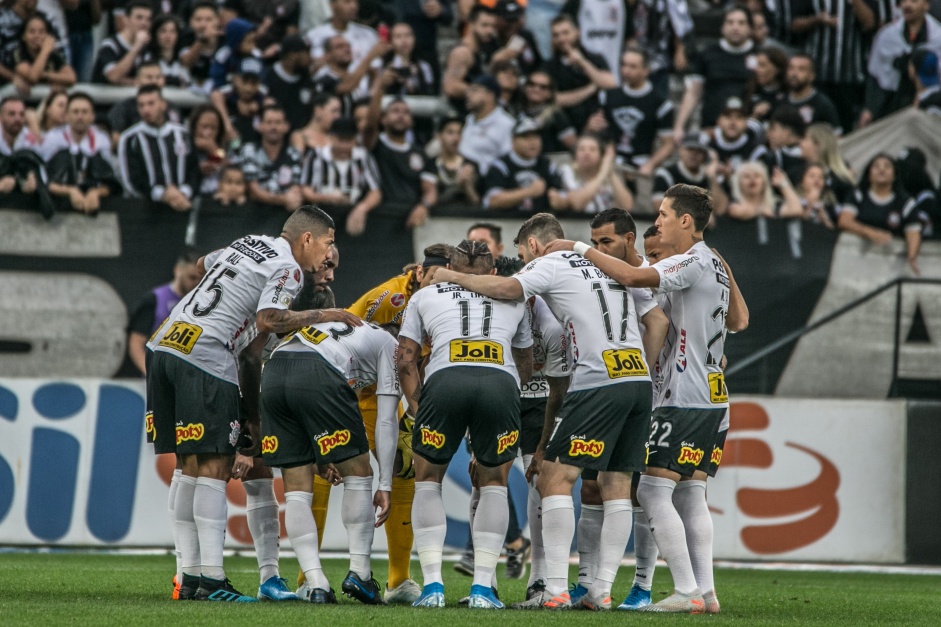 Corinthians no vence h trs jogos no Brasileiro