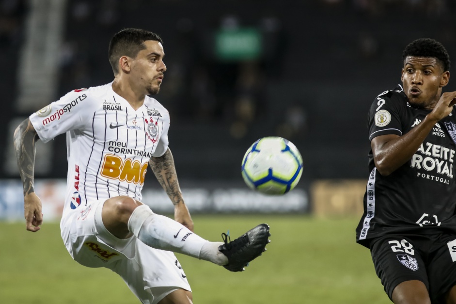 Corinthians inicia sua trajetria no Brasileiro contra o Botafogo, no Engenho